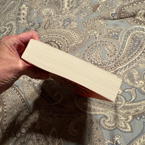 Sarah J. Maas A Court of Thorns and Roses ACOTAR Book 1 - Picture 4 of 6